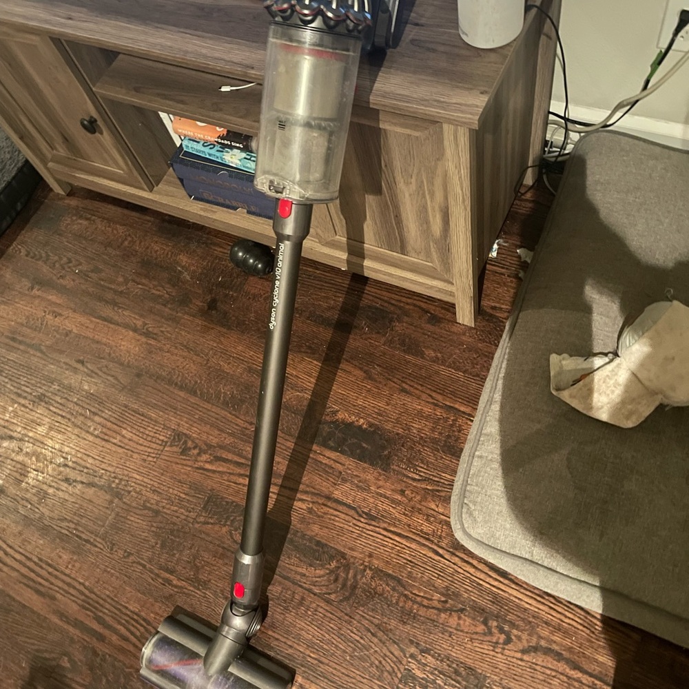 Dyson V10 Cyclone Animal with attachments
